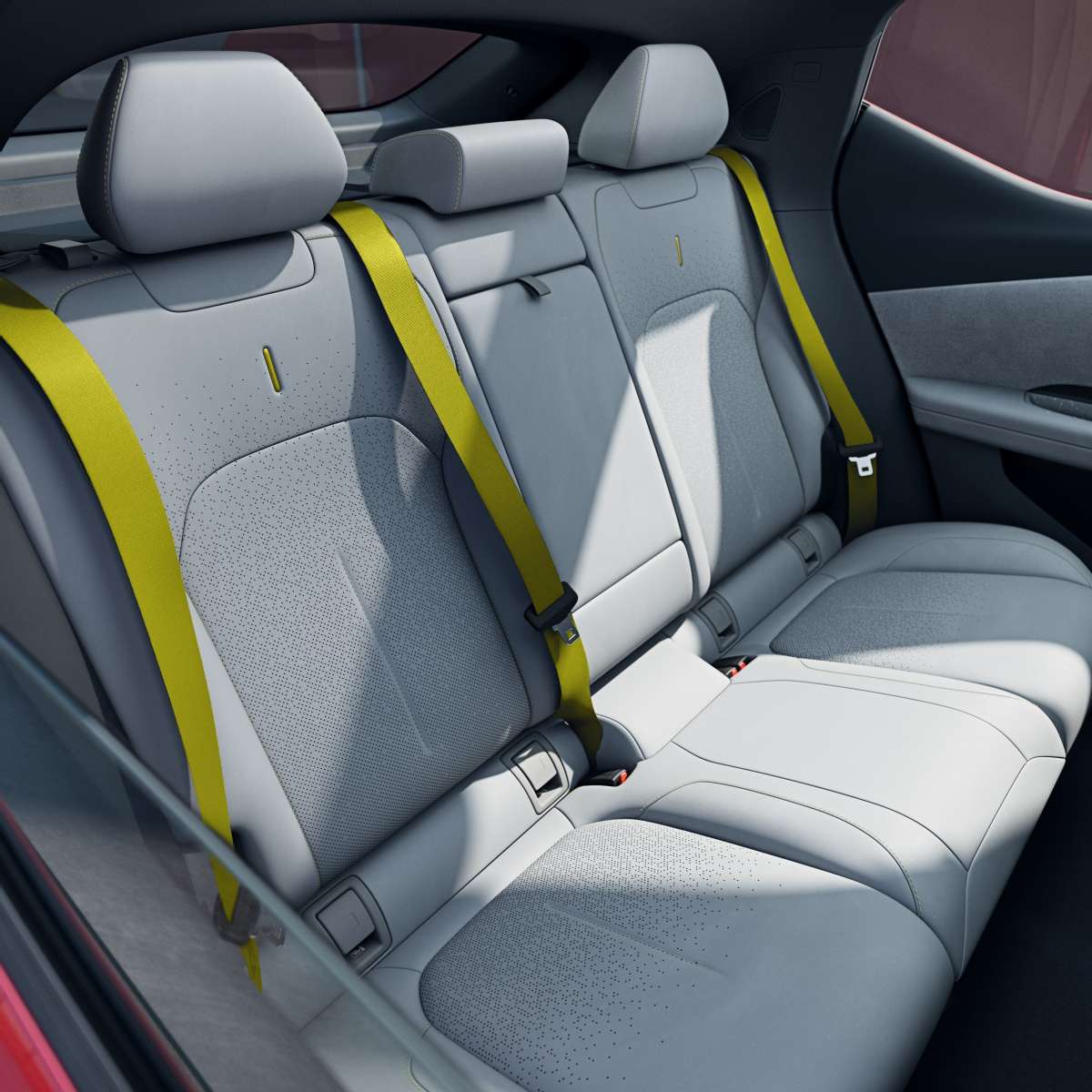 040_e335_rear_seat_HIGH.jpeg